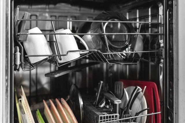 Clean smelly dishwasher